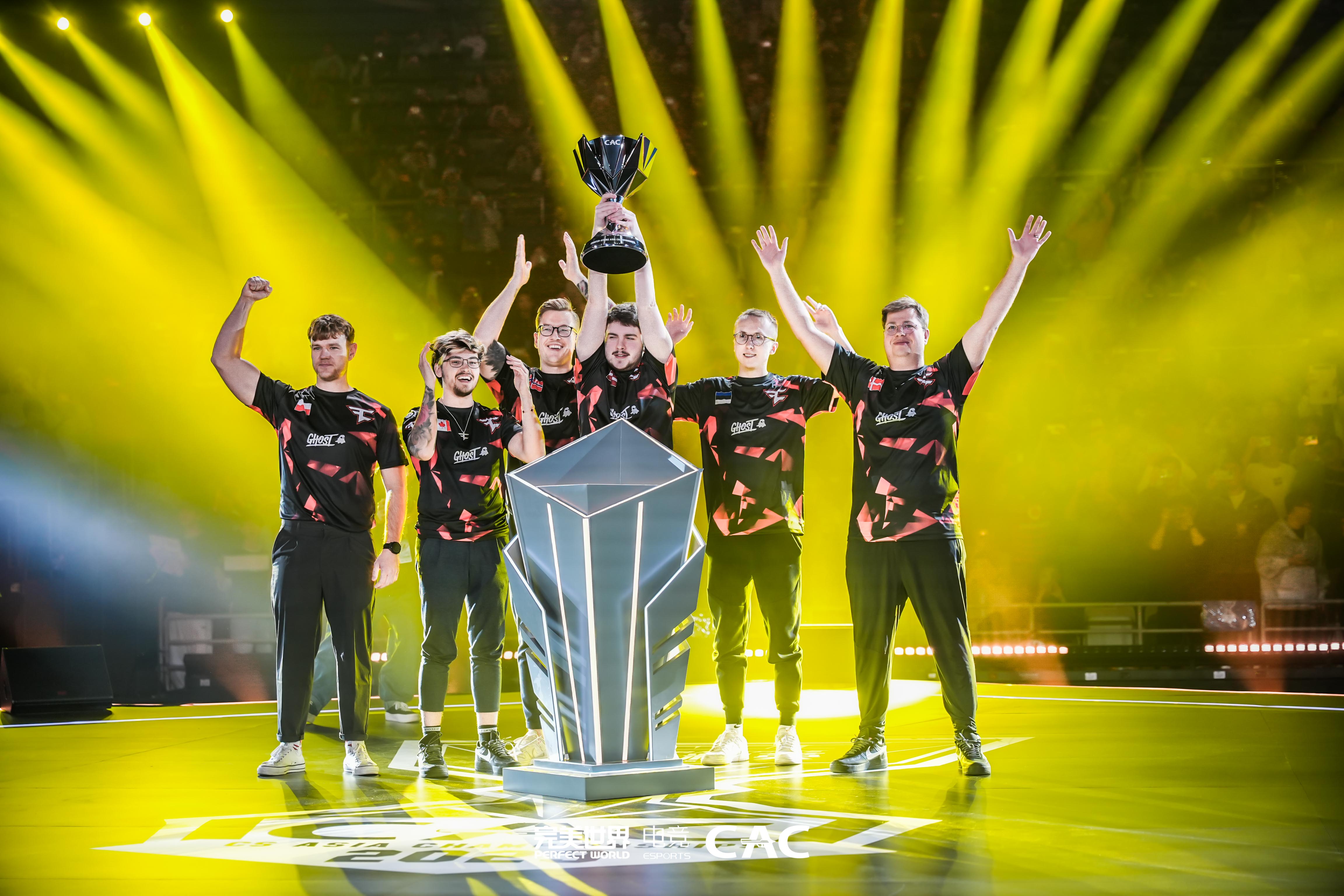 欧门（Omen）优先级飙升，成为各队首选烟位英雄。